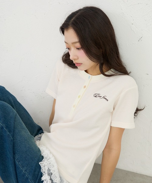 FCMM(エフシーエムエム)の「THERMAL HENLEY SS / サーマルヘンリーSS(Tシャツ/カットソー・レディース・アイボリー/ネイビー/グレー/ライトグリーン/ライトブルー/ブラック・MEDIUM/SMALL)」の17枚目の写真