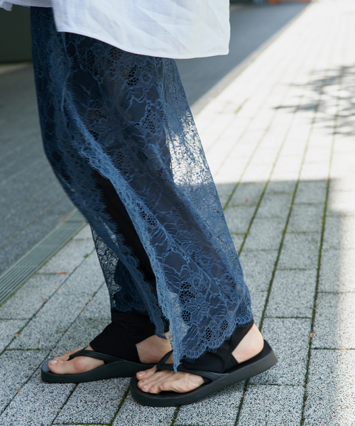 VERMEIL par iena(ヴェルメイユパーイエナ)の「Lace Overlay Scarf(バンダナ/スカーフ・レディース・ブルー系その他/ブラック・FREE)」の11枚目の写真
