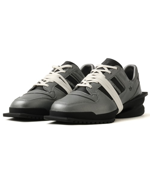 adidas(アディダス)の「adidas FORUM SQ W / アディダス フォーラム SQ W(スニーカー・レディース・シルバーグレー・25.0cm/24.5cm/24.0cm/23.5cm/23.0cm/22.5cm)」の2枚目の写真