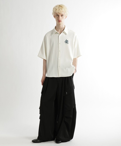 HARE(ハレ)の「フラワーコラージュバックプリントシャツ(HARE)(シャツ/ブラウス・メンズ・ブルー系その他/ブラック/オフホワイト・FREE)」の4枚目の写真