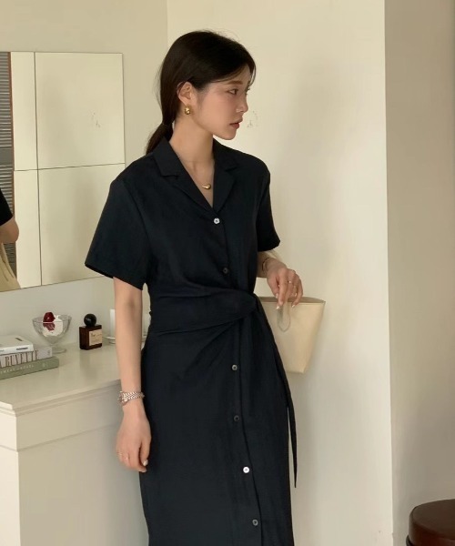 FAVORITO(ファヴォリート)の「シングルブレストシャツワンピース(シャツワンピース・レディース・ブラック/ホワイト/グリーン・F)」の2枚目の写真