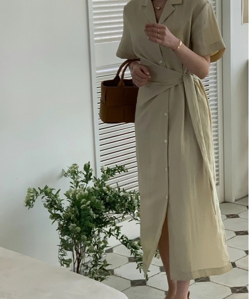 FAVORITO(ファヴォリート)の「シングルブレストシャツワンピース(シャツワンピース・レディース・ブラック/ホワイト/グリーン・F)」の12枚目の写真