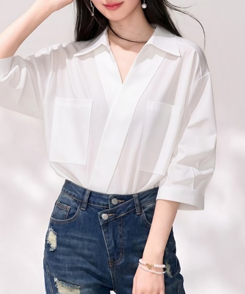 AMAJI（アマジ）の「ダブルポケット ワイドカラーシャツ（シャツ/ブラウス・レディース・ホワイト・MEDIUM/LARGE/X-LARGE/SMALL）」の3枚目の写真