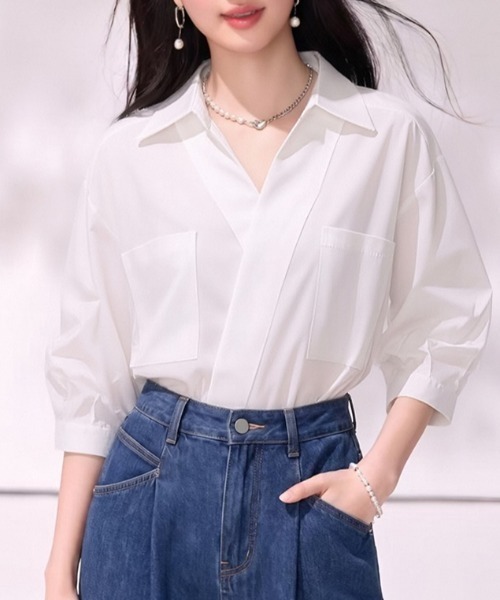 AMAJI（アマジ）の「ダブルポケット ワイドカラーシャツ（シャツ/ブラウス・レディース・ホワイト・MEDIUM/LARGE/X-LARGE/SMALL）」の2枚目の写真