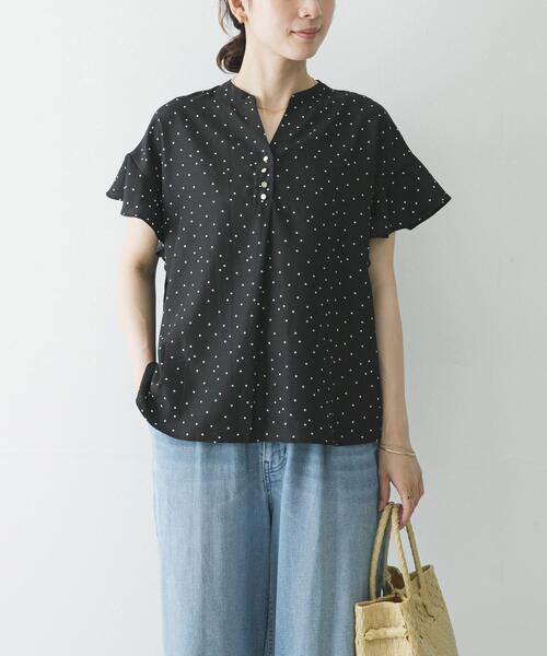 URBAN RESEARCH(アーバンリサーチ)の「フレンチスリーブスキッパーブラウス(シャツ/ブラウス・レディース・ブラック系その他/オフホワイト/ライトブルー・FREE)」の1枚目の写真