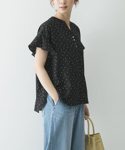 URBAN RESEARCH(アーバンリサーチ)の「フレンチスリーブスキッパーブラウス(シャツ/ブラウス・レディース・ブラック系その他/オフホワイト/ライトブルー・FREE)」の13枚目の写真
