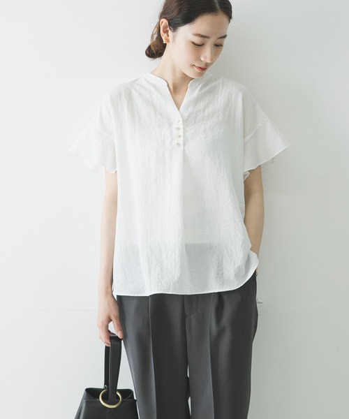 URBAN RESEARCH(アーバンリサーチ)の「フレンチスリーブスキッパーブラウス(シャツ/ブラウス・レディース・ブラック系その他/オフホワイト/ライトブルー・FREE)」の2枚目の写真