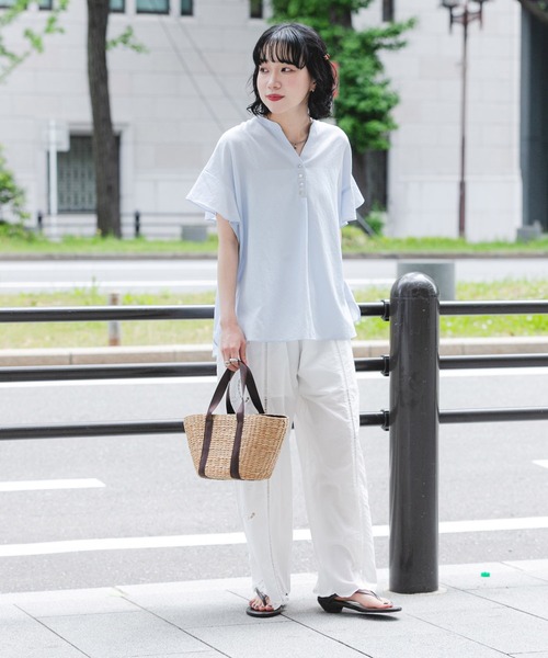 URBAN RESEARCH(アーバンリサーチ)の「フレンチスリーブスキッパーブラウス(シャツ/ブラウス・レディース・ブラック系その他/オフホワイト/ライトブルー・FREE)」の22枚目の写真