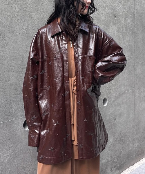 Ameri(アメリ)の「CHRISTINE EMBROIDERY SHIRT JACKET(ブルゾン・レディース・アイボリー/ブラウン/ブラック・MEDIUM/SMALL)」の3枚目の写真