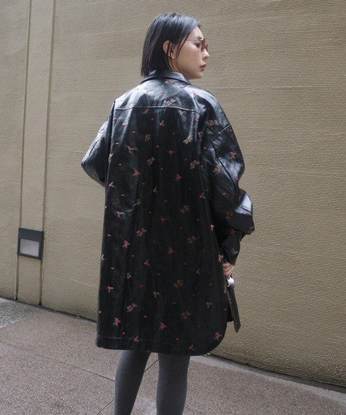 Ameri(アメリ)の「CHRISTINE EMBROIDERY SHIRT JACKET(ブルゾン・レディース・アイボリー/ブラウン/ブラック・MEDIUM/SMALL)」の9枚目の写真
