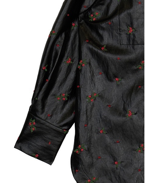 Ameri(アメリ)の「CHRISTINE EMBROIDERY SHIRT JACKET(ブルゾン・レディース・アイボリー/ブラウン/ブラック・MEDIUM/SMALL)」の18枚目の写真