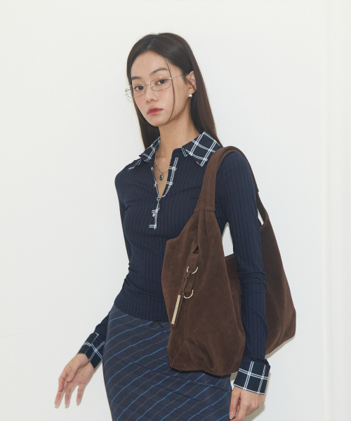 JOLLY(ジョリー)の「CALLA BAG カラー バッグ - スエード ダークブラウン(ショルダーバッグ・レディース・ダークブラウン・FREE)」の1枚目の写真