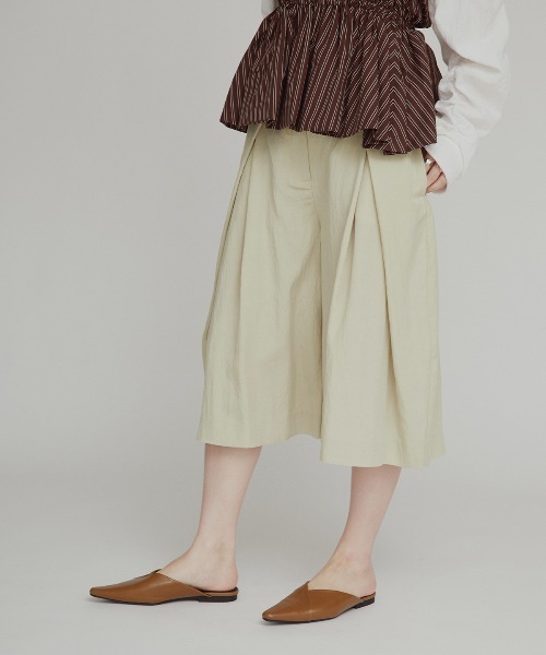 W:Huku(フーク)の「【W:Huku / ドライタッチツイル】スラックス バミューダ パンツ / Dry-Touch Twill Bermuda Shorts(スラックス・レディース・ブラック/ベージュ・M/L)」の5枚目の写真