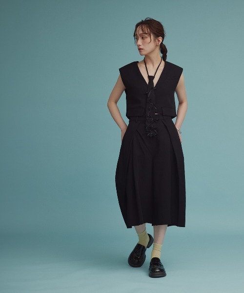 W:Huku(フーク)の「【W:Huku / ドライタッチツイル】スラックス バミューダ パンツ / Dry-Touch Twill Bermuda Shorts(スラックス・レディース・ブラック/ベージュ・M/L)」の6枚目の写真
