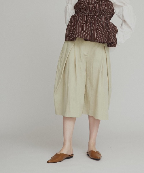 W:Huku(フーク)の「【W:Huku / ドライタッチツイル】スラックス バミューダ パンツ / Dry-Touch Twill Bermuda Shorts(スラックス・レディース・ブラック/ベージュ・M/L)」の8枚目の写真