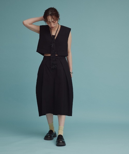 W:Huku(フーク)の「【W:Huku / ドライタッチツイル】スラックス バミューダ パンツ / Dry-Touch Twill Bermuda Shorts(スラックス・レディース・ブラック/ベージュ・M/L)」の19枚目の写真