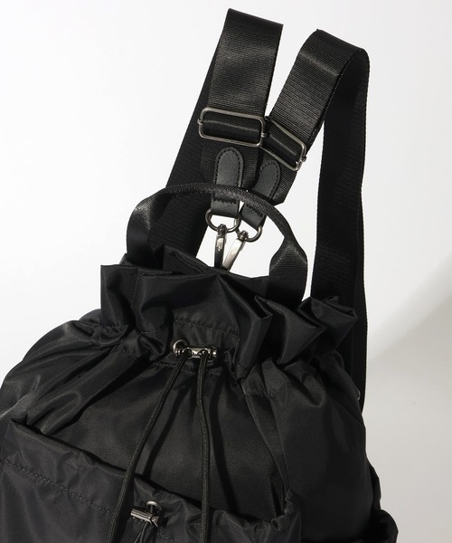 THE NORTH FACE(ザノースフェイス)の「【THE NORTH FACE/ザノースフェイス】BONNEY PACK M/ボニーパック 3WAY巾着型ショルダーバッグ(バックパック/リュック・メンズ・クリーム/ブラック/スモークピンク・FREE)」の5枚目の写真