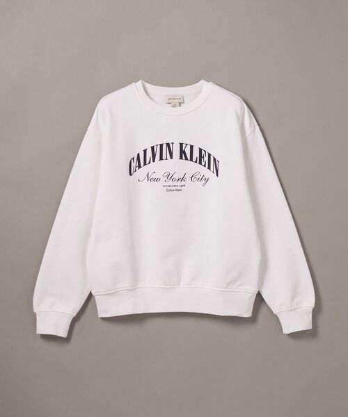 Calvin Klein(カルバン・クライン)の「スウェット - Heritage Classic レギュラーグラフィッククルーネックトレーナー(スウェット・レディース・ホワイト・XS/S)」の6枚目の写真