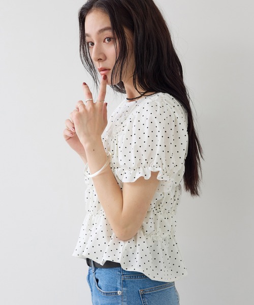 VIS(ビス)の「シャーリングデザインカットソー(Tシャツ/カットソー・レディース・ブラック/ピンク/キナリ・FREE)」の4枚目の写真