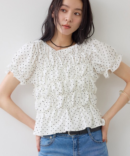 VIS(ビス)の「シャーリングデザインカットソー(Tシャツ/カットソー・レディース・ブラック/ピンク/キナリ・FREE)」の6枚目の写真