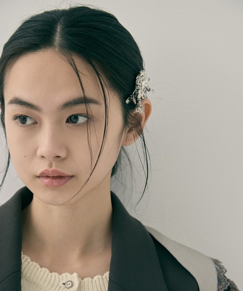 tanakadaisuke(タナカダイスケ)の「【tanakadaisuke/タナカダイスケ】crystal hair clip left/クリスタルヘアクリップ/左側用(バレッタ/ヘアクリップ・レディース・シルバー・FREE)」の7枚目の写真