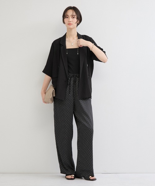 le cercle ADAM ET ROPE'(ルセルクルアダムエロペ)の「リネンライク半袖ジャケット(テーラードジャケット・レディース・ベージュ/ブラック/チャコールグレー・FREE)」の6枚目の写真