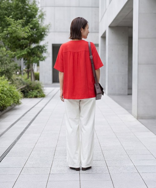 STYLE DELI(スタイルデリ)の「【LUXE】ウエストギャザーハーフスリーブブラウス(Tシャツ/カットソー・レディース・ブラック/ミント/レッド・FREE)」の8枚目の写真