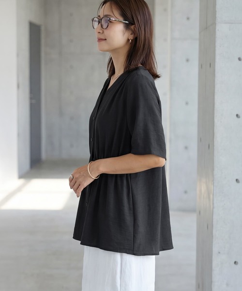 STYLE DELI(スタイルデリ)の「【LUXE】ウエストギャザーハーフスリーブブラウス(Tシャツ/カットソー・レディース・ブラック/ミント/レッド・FREE)」の13枚目の写真