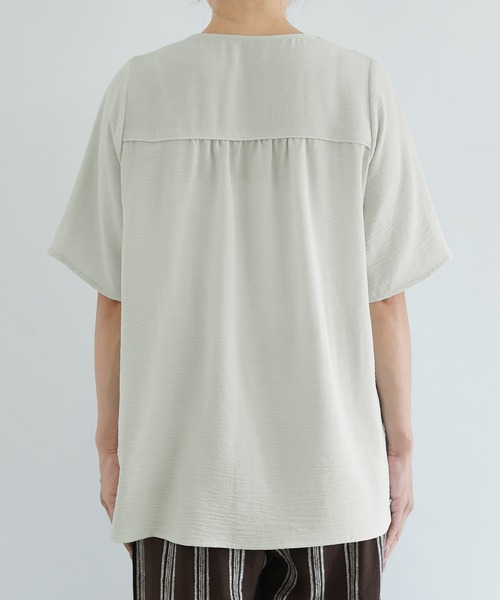 STYLE DELI(スタイルデリ)の「【LUXE】ウエストギャザーハーフスリーブブラウス(Tシャツ/カットソー・レディース・ブラック/ミント/レッド・FREE)」の19枚目の写真
