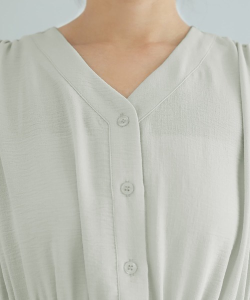 STYLE DELI(スタイルデリ)の「【LUXE】ウエストギャザーハーフスリーブブラウス(Tシャツ/カットソー・レディース・ブラック/ミント/レッド・FREE)」の20枚目の写真