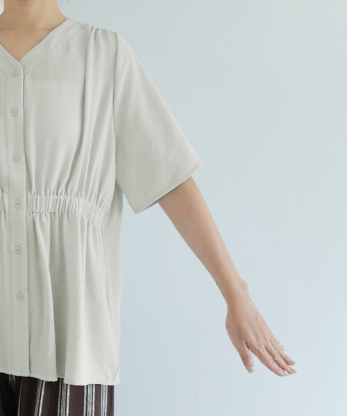 STYLE DELI(スタイルデリ)の「【LUXE】ウエストギャザーハーフスリーブブラウス(Tシャツ/カットソー・レディース・ブラック/ミント/レッド・FREE)」の22枚目の写真