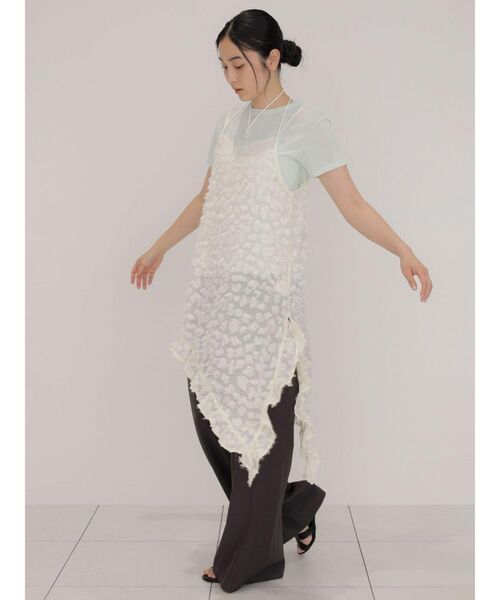 FIKA.(フィーカ)の「Jacquard hem camisole(キャミソール・レディース・オフホワイト/ブラウン・MEDIUM)」の13枚目の写真