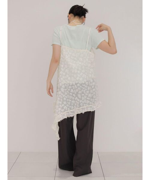 FIKA.(フィーカ)の「Jacquard hem camisole(キャミソール・レディース・オフホワイト/ブラウン・MEDIUM)」の15枚目の写真