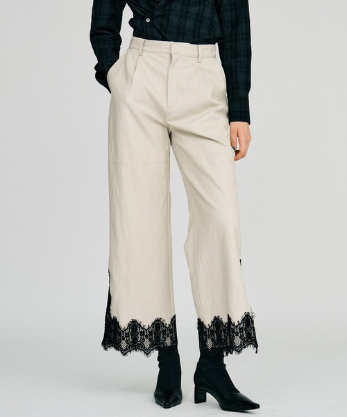 PRANK PROJECT(プランクプロジェクト)の「【2026Autumn Pre-Order】ヴィーガンレザースリットレースパンツ / Vegan Leather Slit Lace Pants(その他パンツ・レディース・ブラウン/ホワイト/ブラック・38/36/34)」の2枚目の写真