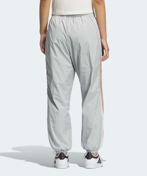 adidas（アディダス）の「STSV ウーブンパンツ / アディダス adidas（スウェットパンツ・レディース・グレー・XX-LARGE/LARGE/MEDIUM/SMALL/X-LARGE/X-SMALL）」の2枚目の写真