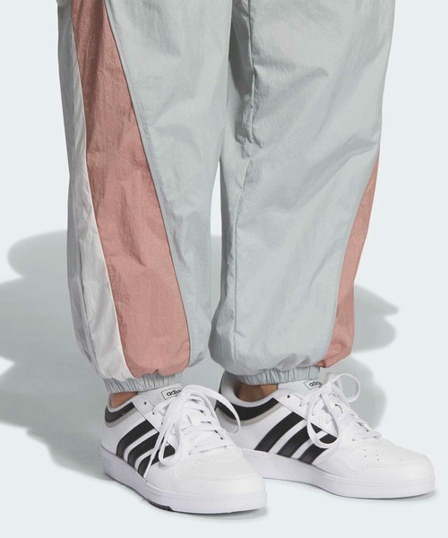 adidas（アディダス）の「STSV ウーブンパンツ / アディダス adidas（スウェットパンツ・レディース・グレー・XX-LARGE/LARGE/MEDIUM/SMALL/X-LARGE/X-SMALL）」の4枚目の写真
