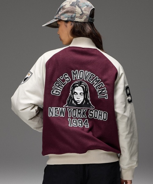 X-girl(エックスガール)の「FACE PATCH STADIUM JACKET(スタジャン・レディース・ブラック/バーガンディー・M/S)」の2枚目の写真