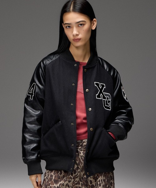 X-girl(エックスガール)の「FACE PATCH STADIUM JACKET(スタジャン・レディース・ブラック/バーガンディー・M/S)」の3枚目の写真