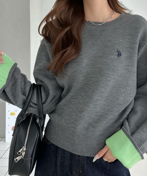 U.S. POLO ASSN.(ユーエスポロアッスン)の「【Ada.別注 U.S. POLO ASSN.】 ガゼットデザイン 袖口 バイカラー スウェットライク ニット(ニット/セーター・レディース・チャコール/アイボリー/ブラウン・M/L)」の17枚目の写真