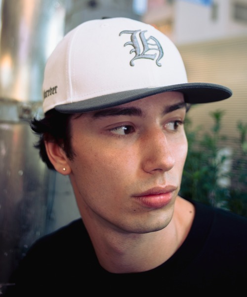 HUF(ハフ)の「NEW ERA OLYMPIA HAT(キャップ・メンズ・ブラック/サンドベージュ/セージグリーン・7 1/8/7 1/4/7 3/8/7 1/2/7 5/8)」の1枚目の写真
