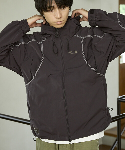 OAKLEY(オークリー)の「OAKLEY/オークリー FGL SECTOR JACKET 6.7 限定展開(ナイロンジャケット・メンズ・グレー/ブラック・LARGE/MEDIUM/SMALL)」の3枚目の写真