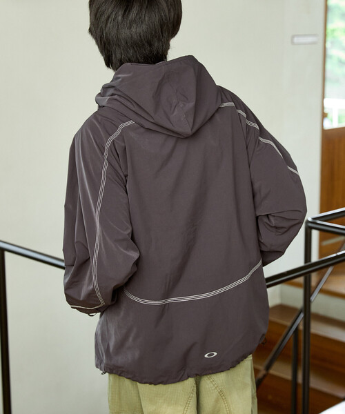 OAKLEY(オークリー)の「OAKLEY/オークリー FGL SECTOR JACKET 6.7 限定展開(ナイロンジャケット・メンズ・グレー/ブラック・LARGE/MEDIUM/SMALL)」の5枚目の写真