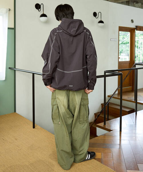 OAKLEY(オークリー)の「OAKLEY/オークリー FGL SECTOR JACKET 6.7 限定展開(ナイロンジャケット・メンズ・グレー/ブラック・LARGE/MEDIUM/SMALL)」の9枚目の写真