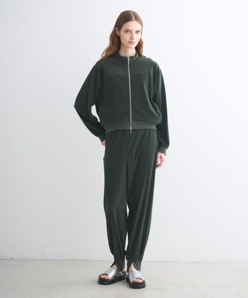 three dots(スリードッツ)の「ベルベットパイル ジップアップブルゾン(ブルゾン・レディース・グリーン系その他/アイボリー/ブラック・SMALL)」の8枚目の写真