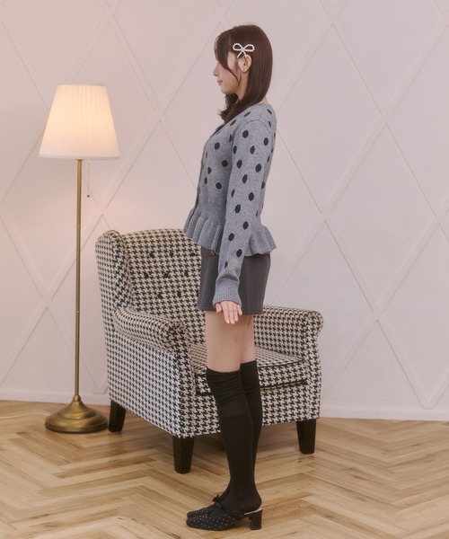 Rmine(アールマイン)の「配色ドットペプラムニットカーディガン(ニット/セーター・レディース・グレー/ピンク/ブラック/ホワイト・FREE)」の20枚目の写真