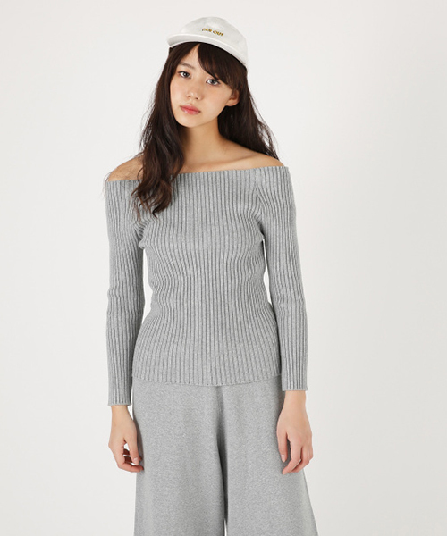 MOUSSY（マウジー）の「OFF SHOULDER RIB TOPS（ニット/セーター・レディース・ライトブルー/トップグレー/オフホワイト・FREE）」の3枚目の写真