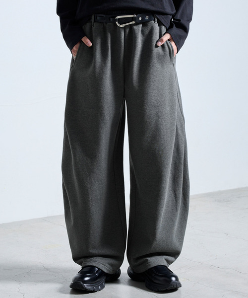 SERACE(セラス)の「【SERACE】HEAVY WEIGHT TWO TUCK CURVED SWEAT PANTS / ヘビーウェイト2タックカーブスウェットパンツ(スウェットパンツ・メンズ・チャコールグレー/杢グレー/ブラック系・S/M/L)」の3枚目の写真