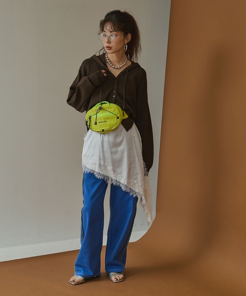 bohmal(ボマール)の「ボリュームスリーブフーディカーデ(カーディガン/ボレロ・レディース・レッド/チャコールグレー/ブラウン・FREE)」の17枚目の写真