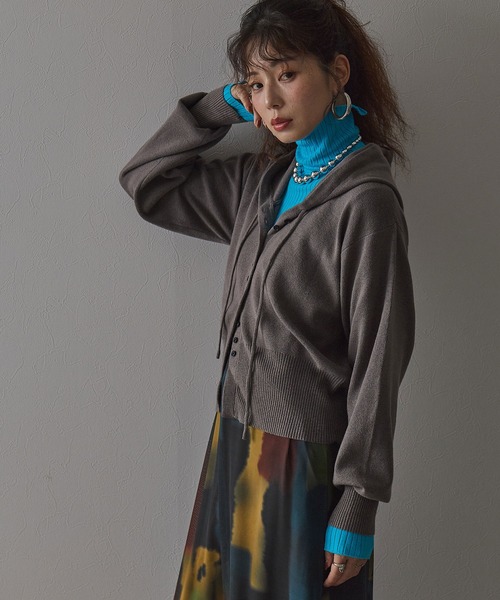 bohmal(ボマール)の「ボリュームスリーブフーディカーデ(カーディガン/ボレロ・レディース・レッド/チャコールグレー/ブラウン・FREE)」の4枚目の写真