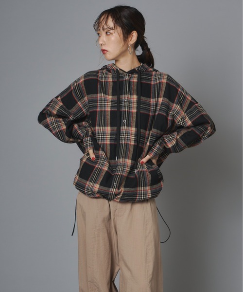 terrace（テラス）の「フード&ドローコード付きチェック柄ネルシャツブルゾン（パーカー・レディース・グリーン/イエロー/ネイビー/ブラウン・FREE）」の20枚目の写真